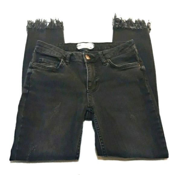 Free People black distressed cropped ankle skinny jean size 24 - Picture 3 of 5